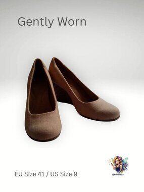 Tan Wedge Heels Size 9 EU 41 Neutral Pumps Closed Toe Casual Work Shoes 🤍